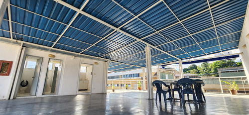 Edificio Oficina Depósito Venta La Urbina 1820 Mts2 Sonmetros2