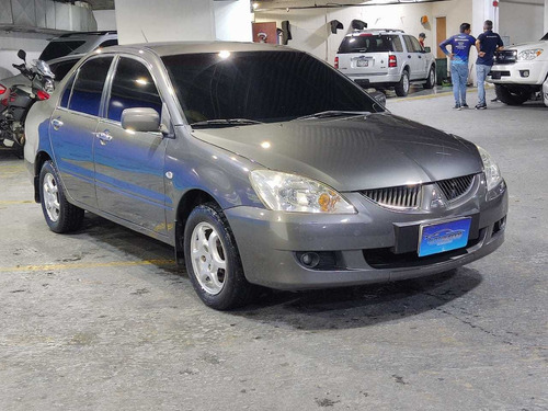 Imagen 3 de 9 de Mitsubhishi Lancer