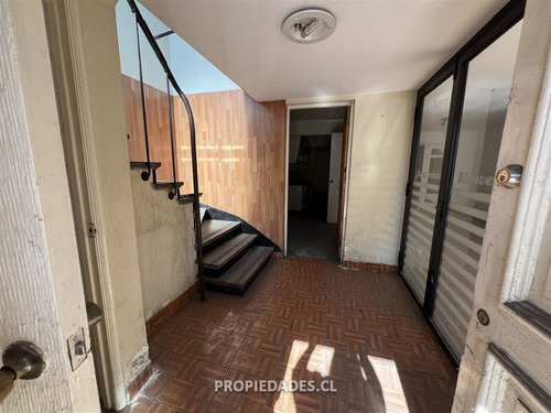 Casa En Venta De 3 Dorm. En Ñuñoa