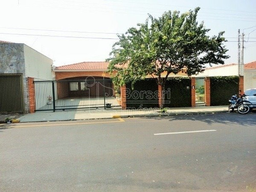 Imagem 1 de 5 de Venda De Casas / Padrão Na Cidade De Araraquara 7608