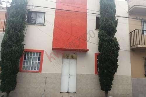 Imagen 1 de 13 de Casa En Venta Priv. Tolnahuac, San Simón, 4 Recamaras 2 1/2 Baños 119,2 De Construcción Y 87m2 Superficie