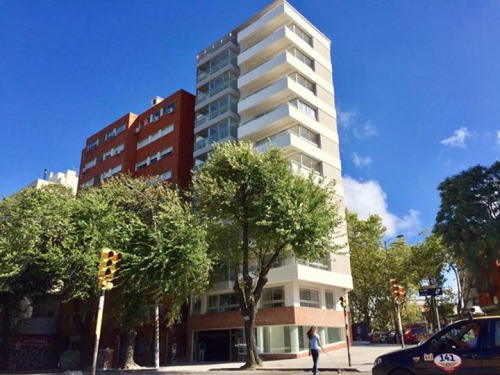 Venta De Apartamento 3 Dormitorios Con Garaje En Gala Parque