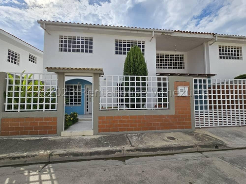 Townhouse En Venta Amplio Excelente Zona Nela 23-27280