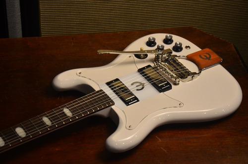 Guitarra EpiPhone Crestwood Custom - Polaris White