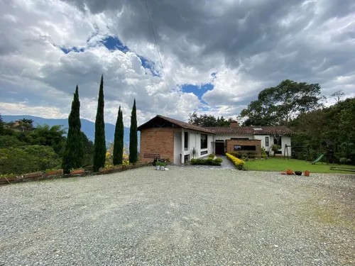 Casa En Venta En Las Brisas. Cod V10099