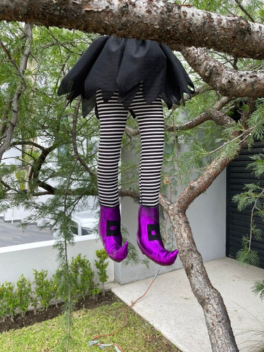Imagen 1 de 10 de Halloween Piernas De Bruja Con Vestido Adorno Para Jardin