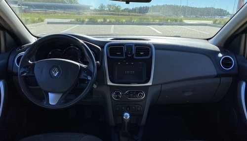 Renault Logan Privilege 1.6 2015