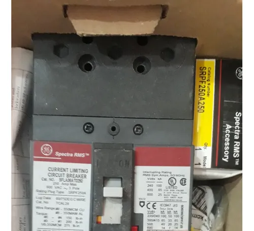Breaker Spectra 3x250a Ge