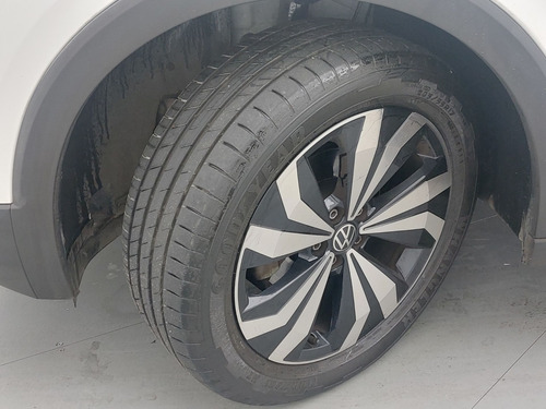 Volkswagen T-Cross 1.4 250 TSI TOTAL FLEX HIGHLINE AUTOMÁTICO