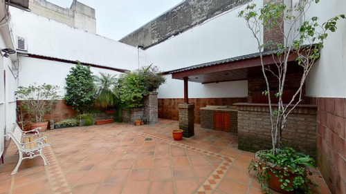 Casa 5 Ambientes C/ Patio Terraza Y Cochera