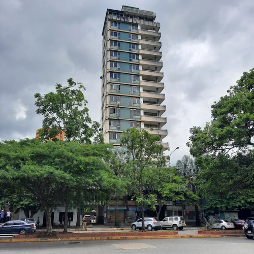 Apartamento En Alquiler, Av Bolivar Norte, Torre Miranda. Nereida Rosales