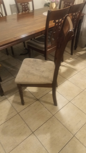 Comedor De 8 Sillas De Madera Estilo Clásico Bien Conservado (Usado)