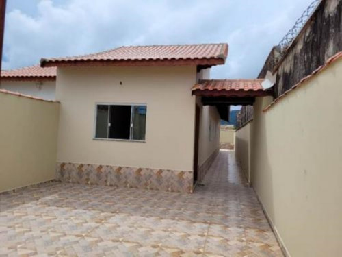 Imagem 2 de 9 de Casa No Bairro Jequitibá, Em Itanhaém, Litoral Sul De São Paulo, Localizada No Lado Praia À 500 Metros Do Mar. Imóvel Com 186 M² De Terreno Sendo 85,5 M² De Área Construída. Possui Piscina Com Cascata