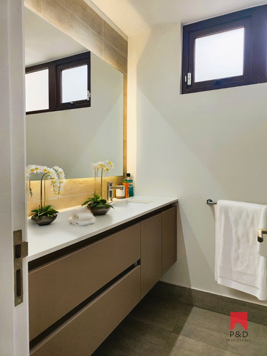 Casa En Condominio / Impecable / Jumbo, Boston College