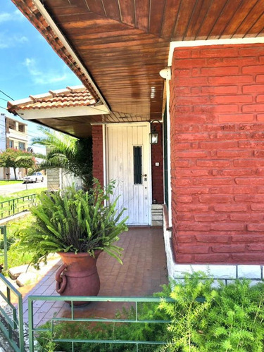 Alquiler Chalet 3 Dormitorios Banfield Con Cochera