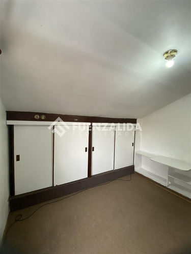 Casa En Venta De 4 Dorm. En Maipú