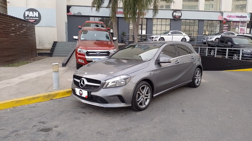 Imagen 2 de 16 de Mercedes Benz A200 Urban At
