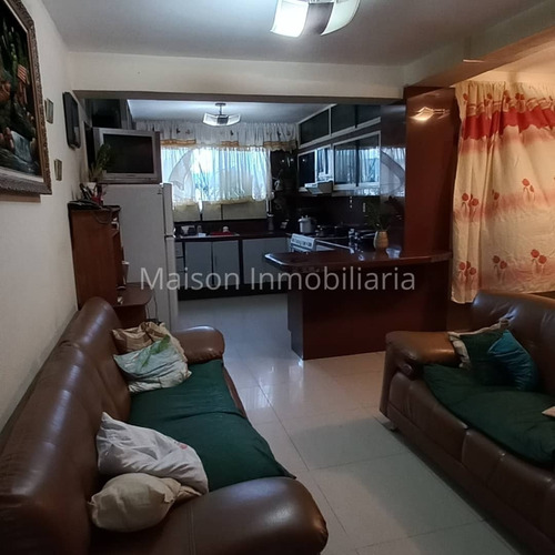Imagen 2 de 10 de Se Vende Apartamento Listo Para Habitar En Turmero Urb. Las Carolinas