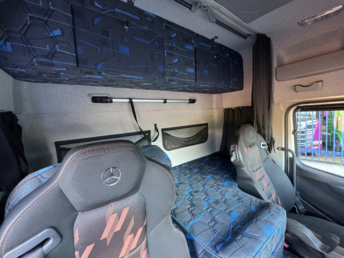 M.benz Atego 3030 8x2 Ano:2021/muito Novo.