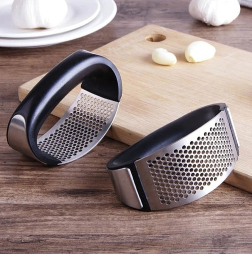 Imagem 6 de 9 de Espremedor Amassador Triturador De Alho Inox Manual Cozinha