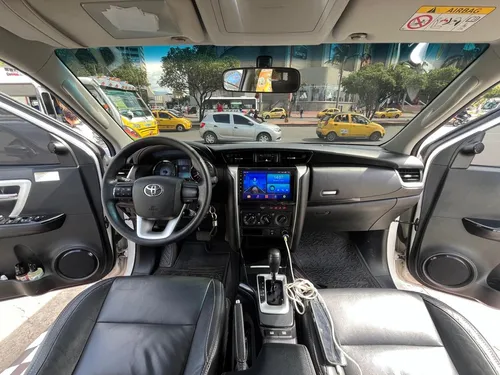 Toyota Fortuner Sw4 2.4 At