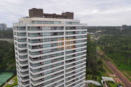 Imagen 16 de 30 de Lindisimo Edificio Con Todos Los Servicios