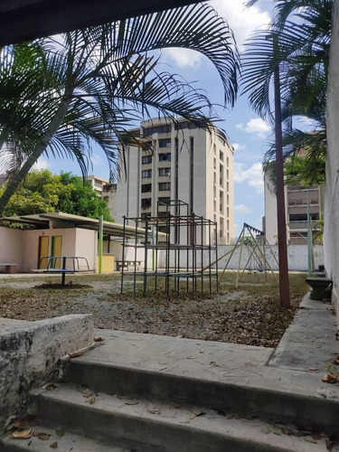 Apartamento En Venta La Urbina Uribe