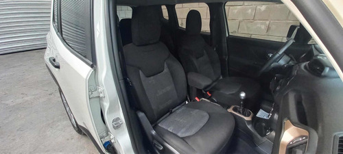 Imagen 12 de 23 de Jeep Renegade 2019 1.8 Sport Plus