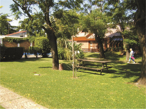 Casa Quinta En Ituzaingó Sur De 5 Ambientes En Venta