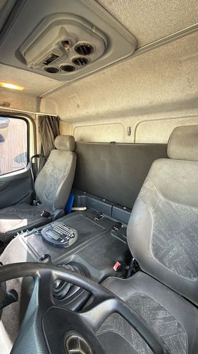 Mb Atego 2426 - 215.977 Km - Baú 9,00x2,85 Com Plataforma