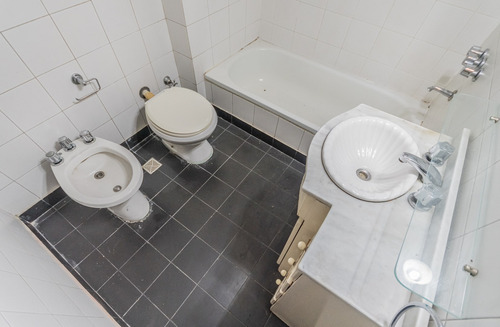 Imagen 13 de 30 de Departamento.venta.2 Ambientes Desocupado Con Cochera Incluida En El Precio.banfield.