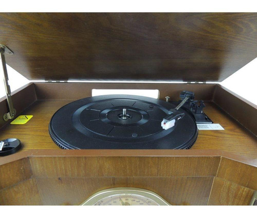 Imagem 5 de 6 de Rádio Benoá Tr-w172 Retrô Am Fm Usb C Cd Fita E Disco