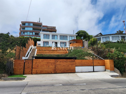 Casa Rentando 10% Anual. 6 Dorm, Vista Al Mar . Reñaca