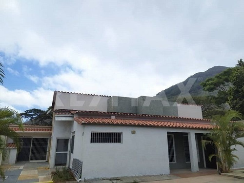 Imagen 2 de 10 de Re/max 2mil Vende Townhouse En Salamanca - Isla De Margarita
