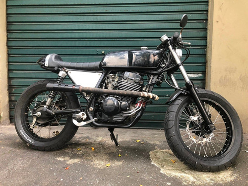 Cafe Racer / Estilo Bendita Macchina / Honda 250 Customizada