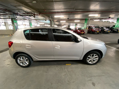Imagen 12 de 25 de Renault Sandero Automatiq