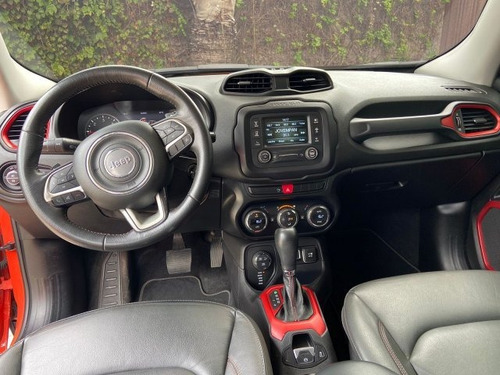 Imagem 3 de 8 de Renegade Trailhawk 4x4