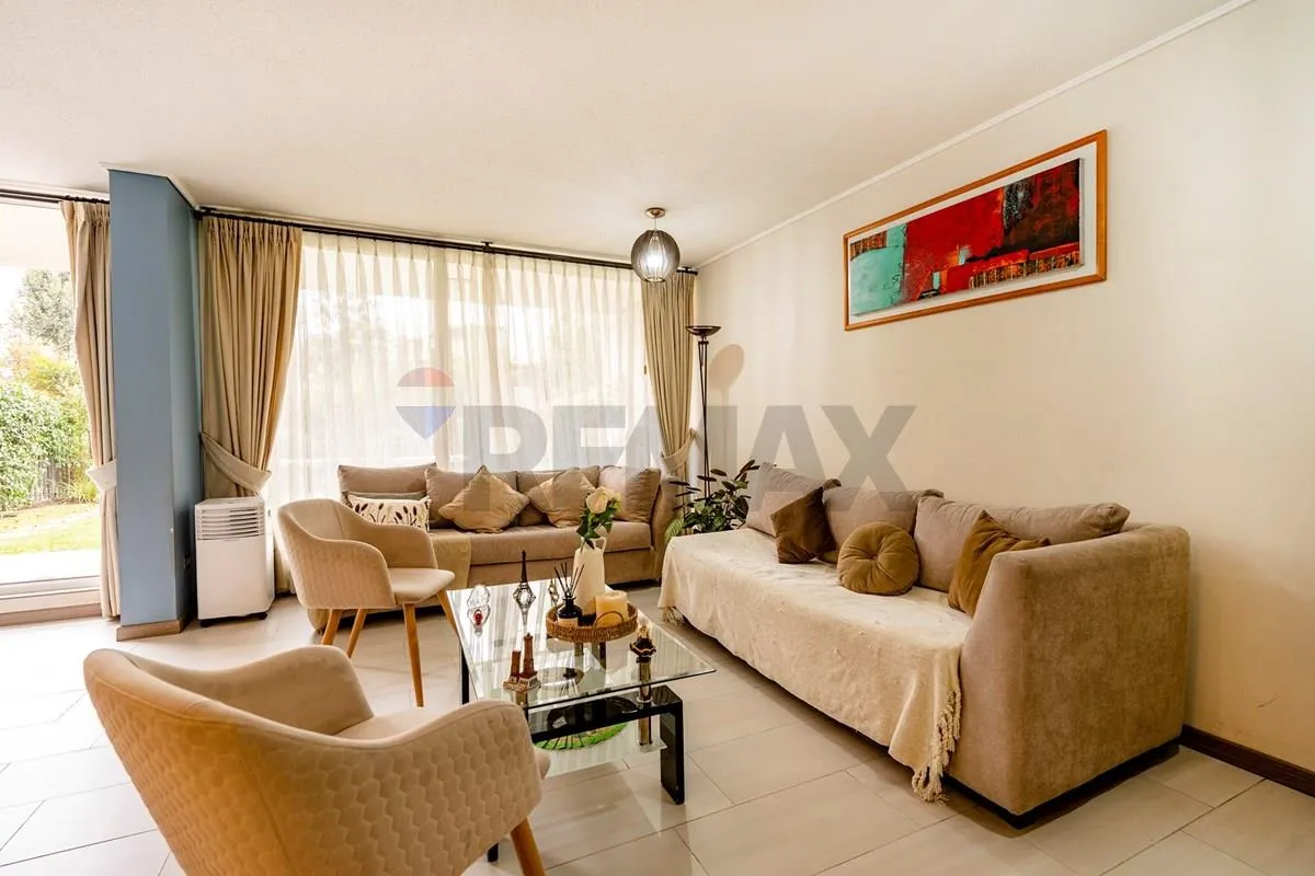 Imagen 3 de 25 de Amplia Casa 3d+3b Con Sala De Estar Y Jardín