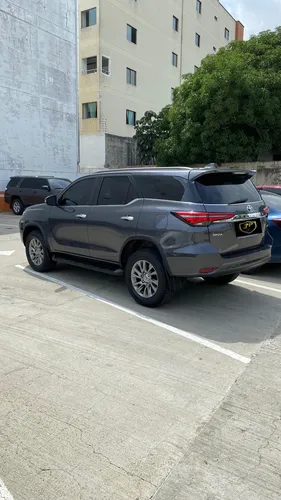 Toyota Fortuner 2.4 Diésel Srv 4X2