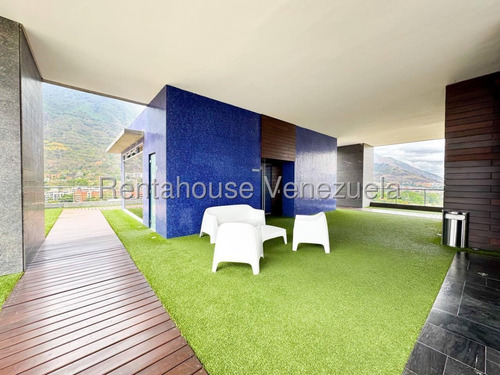 Gran Apartamento Remodelado En Alquiler, Urb. Sebucan