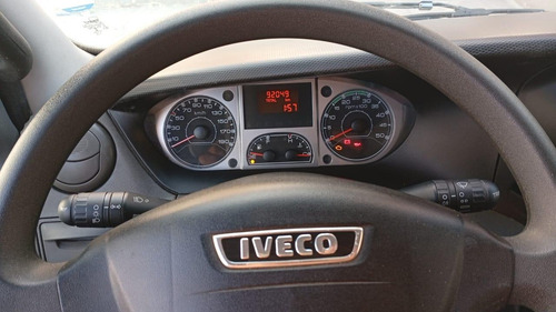 Iveco 30s13 Completa Ar, Direção E Vidros Elétricos. Baú
