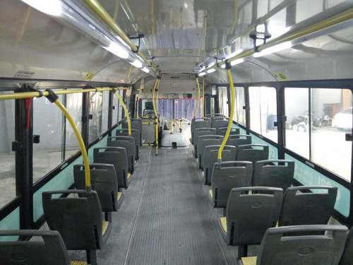 Mercedes Benz Of 1418 - Modelo 2012