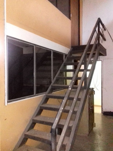 Imagen 7 de 12 de Venta De Galpón Con Extenso Terreno 425020