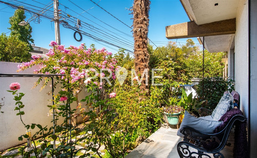 Casa De 2 Pisos / 3d, 4b, Estar Y Servicios Completos