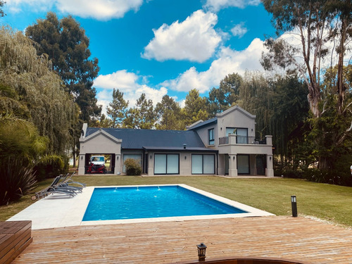 Encantadora Casa Con Jardín Al Lago
