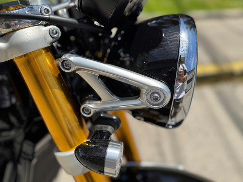 Triumph Thruxton R 1200