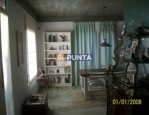 Imagen 1 de 10 de Casa A La Venta
