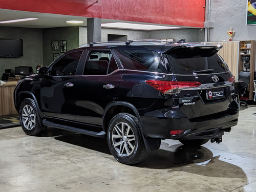 Toyota Hilux SW4 4.0 SRX 4X4 7 LUGARES V6 24V GASOLINA 4P AUTOMÁTICO