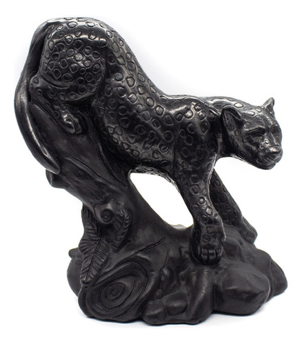 Figura Jaguar Sobre El Arbol Barro Negro