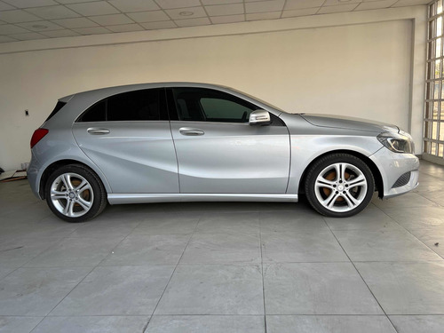 Imagen 4 de 15 de Mercedes Benz A 200 Style B.efficiency 2014